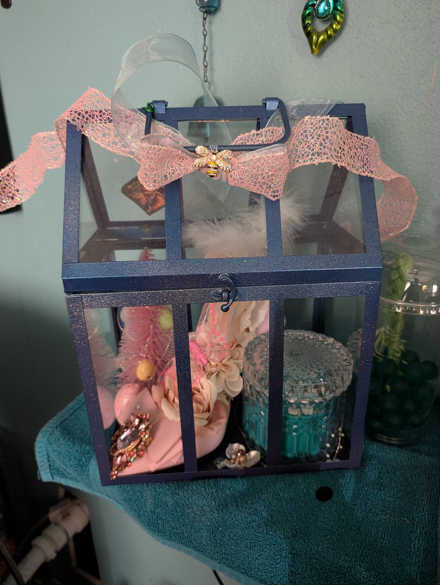 Peacock color-toned cage & Soaps