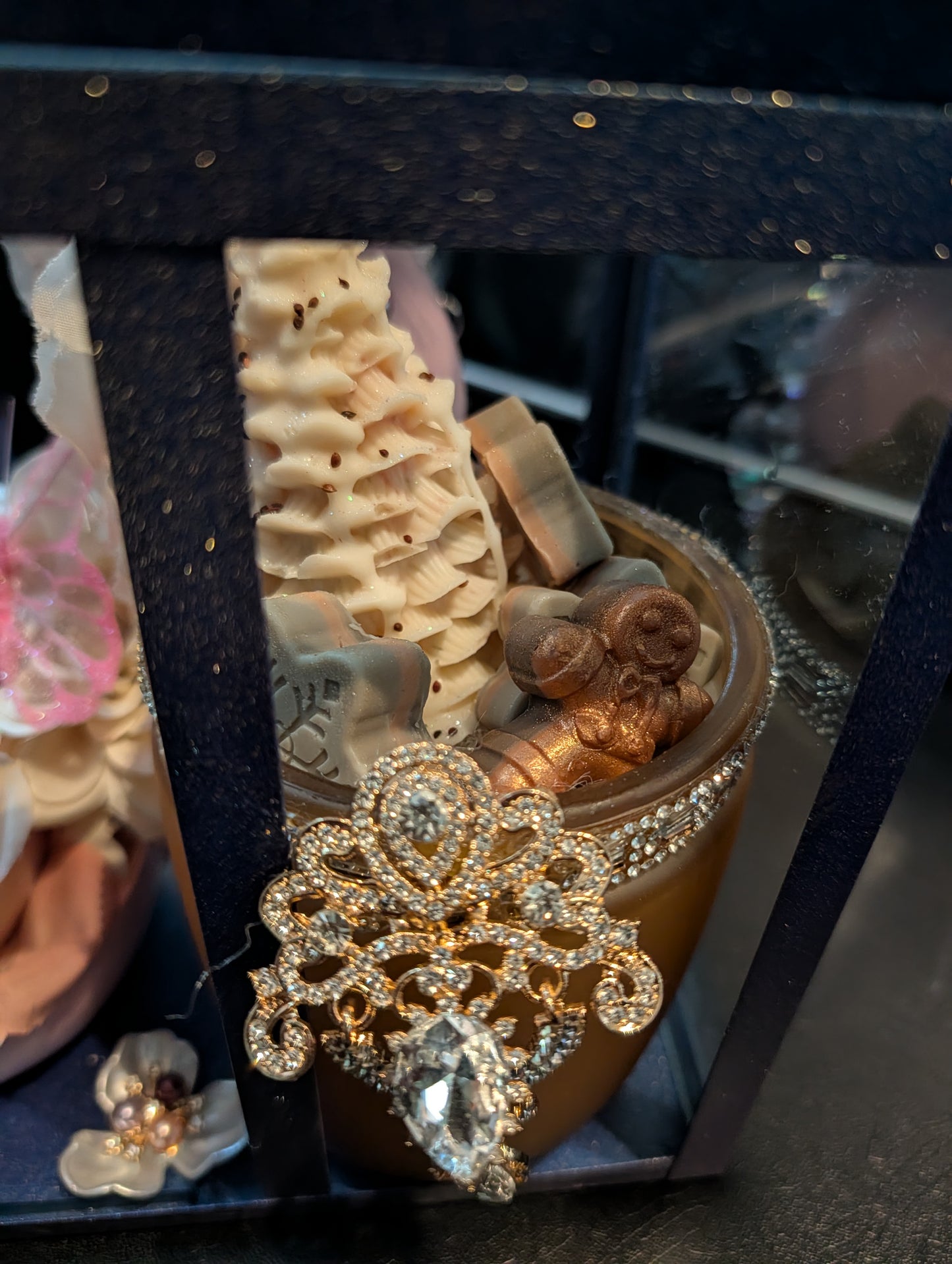 Peacock color-toned cage & Soaps