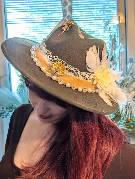 Hunter Green Fedora Hat – Tan Flat Brim