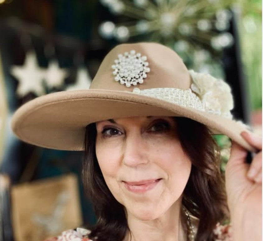 Pearl Fedora Hat – Tan Flat Brim